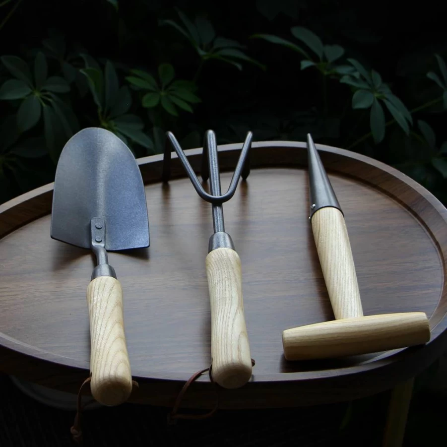N&V 3-Piece Japanese Gardening Tools Set - Heavy Duty Nickel Plated Stainless Steel Kit with Hand Trowel, Dibble & Rake for Professional Garden Care